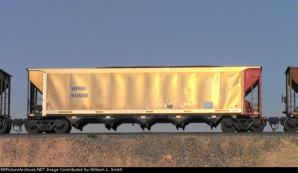 WB Unit Loaded Hooper Frt at Erie NV W-Pshr -50